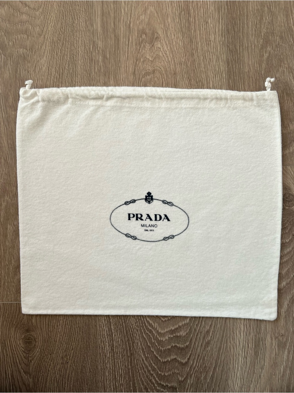 Prada dust bag (C911)